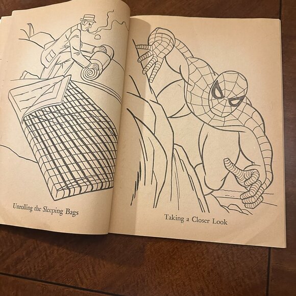 THE AMAZING SPIDER-MAN THE OYSTER MYSTERY COLORING BOOK - WHITMAN - UNUSED - Picture 5 of 9